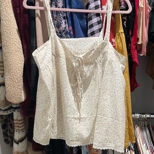 Natural life: floral tank